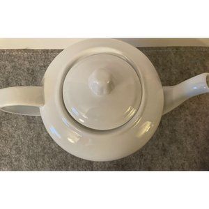 Cordon Bleu Small White Porcelain  Tea  Pot    # 1274